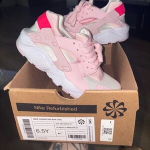 Nike Kids Sneakers in Pink and White